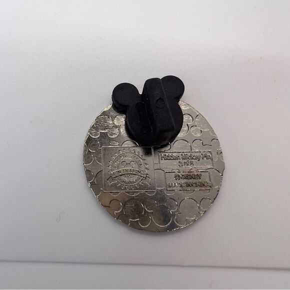 Disney Pin Rock Climbing pin from the 2013 Disneyland Resort series - Picture 3 of 5